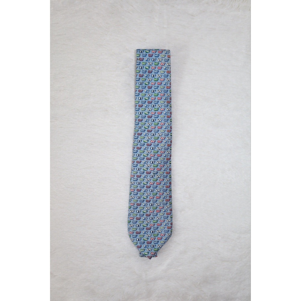 Vineyard Vines Kentucky Derby Mens Light Blue Silk Tie Multi-Color Whale Pattern